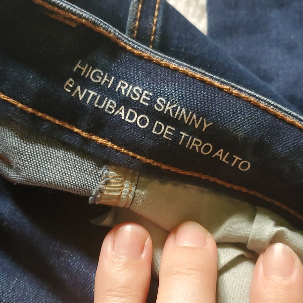 💥SOLD💥 Skinny distressed jeans sz. 4 - Picture 5 of 6